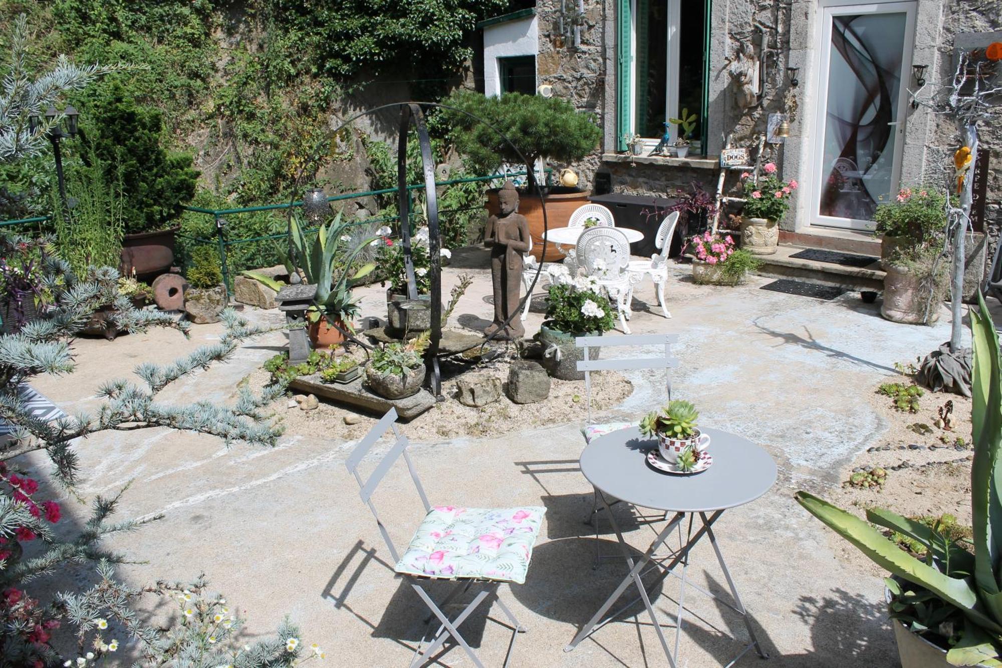 Chambre d hôtes Bounty cuisine privative et garage Olliergues Exterior foto